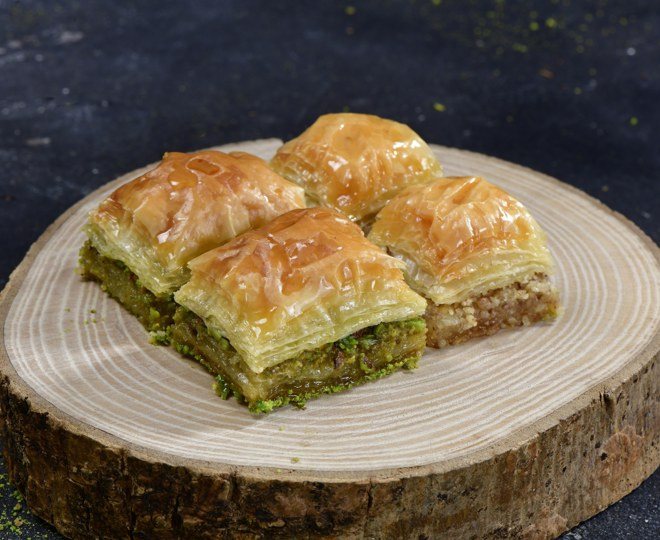 Karışık Baklava (3 Cevizli, 2 Fıstıklı)